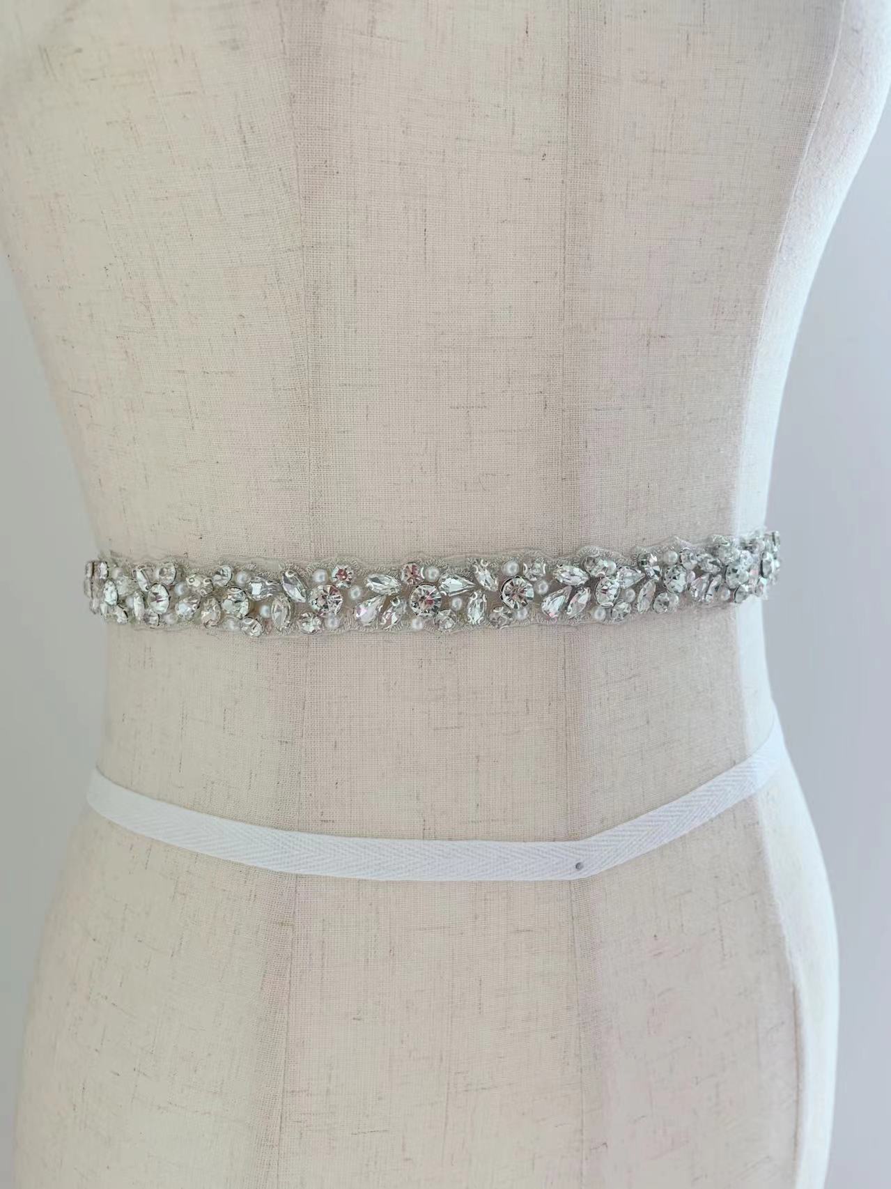 Bridal Sash Ribbon - 1ヤード/5ヤード シルバークリスタルパールラインストーンリボン飾り ブライダルサッシュベルト、衣類アクセサリー、ウェディングドレス用