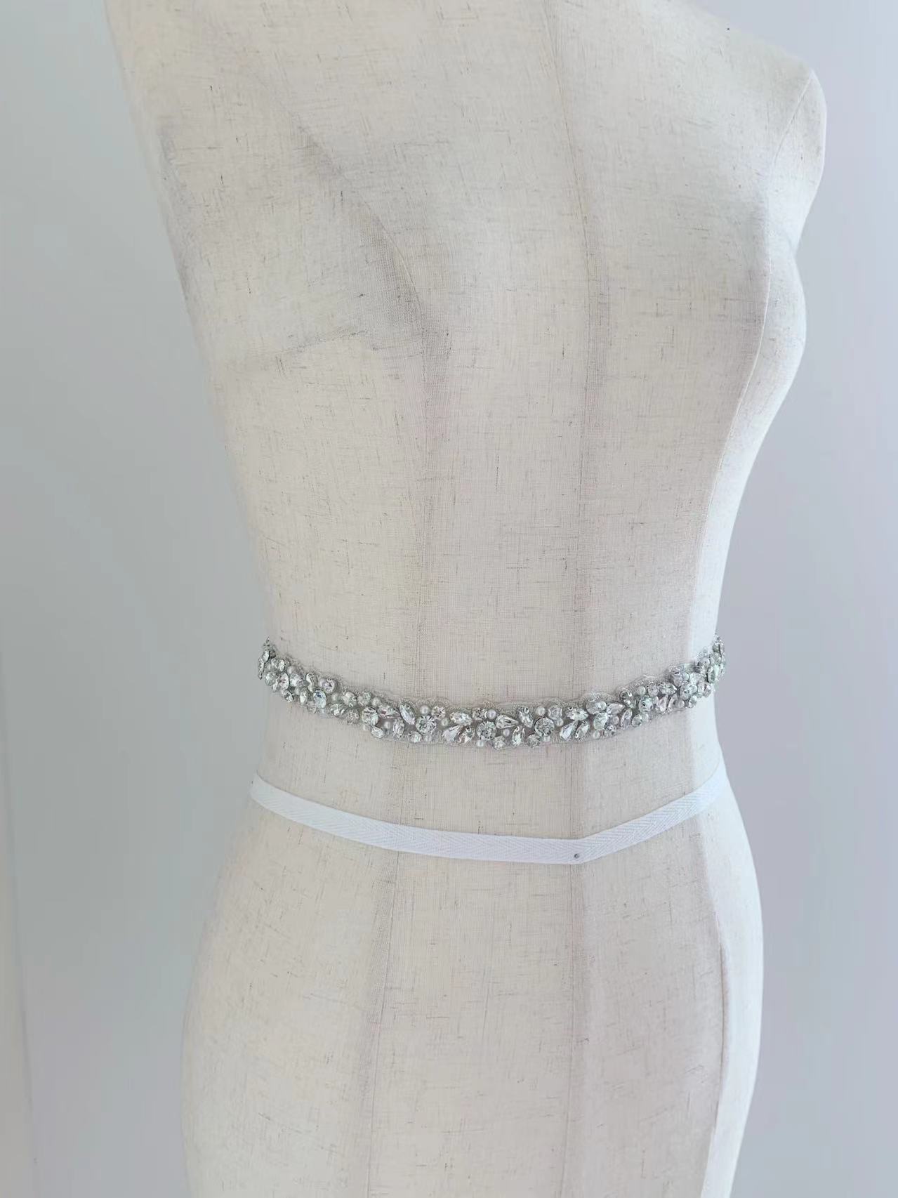1ヤード/5ヤード シルバークリスタルパールラインストーンリ - Bridal Sash Ribbon のレビューと価格