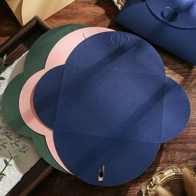 高級真珠光沢紙封筒、ハート型バックル付き、創造的な折りたたみ - Wedding Envelopes のレビューと価格